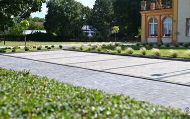 Nowa przestrzeń przy DPS w Brzezinach 5