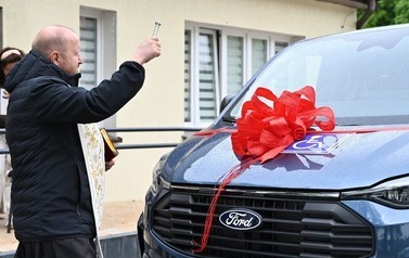 Nowy mikrobus dla Domu Pomocy Społecznej w Brzezinach 1