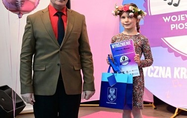 Alicja Cebula z Myśliborza z Grand Prix przeglądu muzycznego 13