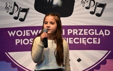 Alicja Cebula z Myśliborza z Grand Prix przeglądu muzycznego 15