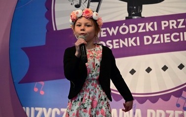 Alicja Cebula z Myśliborza z Grand Prix przeglądu muzycznego 23