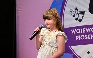 Alicja Cebula z Myśliborza z Grand Prix przeglądu muzycznego 25