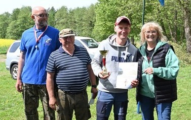 Wędkarska rywalizacja nad jeziorem Rajsko 5