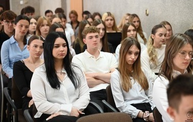 &bdquo;Nie rzucim ziemi, skąd nasz r&oacute;d&hellip;&rdquo; 11
