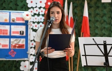 &bdquo;Nie rzucim ziemi, skąd nasz r&oacute;d&hellip;&rdquo; 25