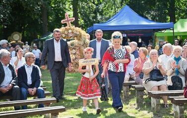 DOŻYNKI GMINNE W BIERZWNIKU 37