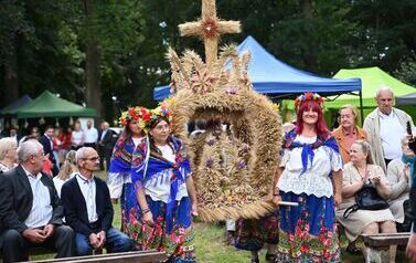 DOŻYNKI GMINNE W BIERZWNIKU 44