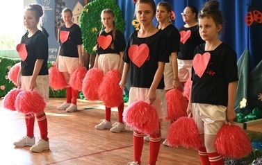 "Aktywizacja uczni&oacute;w niepełnosprawnych intelektualnie na gruncie artystycznym i sportowym"  47