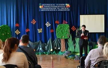 "Aktywizacja uczni&oacute;w niepełnosprawnych intelektualnie na gruncie artystycznym i sportowym"  61