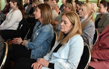 "Aktywizacja uczni&oacute;w niepełnosprawnych intelektualnie na gruncie artystycznym i sportowym"  68