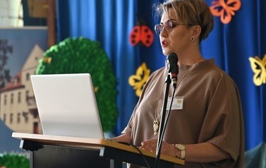 "Aktywizacja uczni&oacute;w niepełnosprawnych intelektualnie na gruncie artystycznym i sportowym"  70