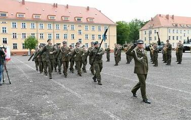 Nowy dow&oacute;dca Choszczeńskiego Dywizjonu Artylerii Samobieżnej  18