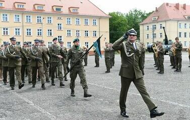 Nowy dow&oacute;dca Choszczeńskiego Dywizjonu Artylerii Samobieżnej  24