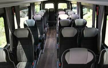 Nowy autobus dla wychowank&oacute;w Ośrodka w Suliszewie! 2