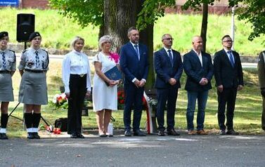 Cześć i chwała Bohaterom! 9