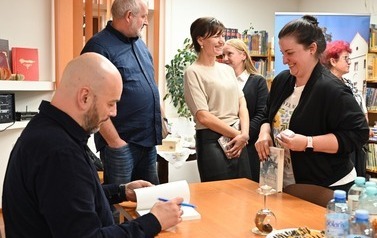 Literacki Wiecz&oacute;r z Marcinem Grzelakiem 5