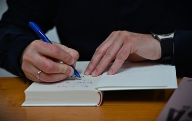 Literacki Wiecz&oacute;r z Marcinem Grzelakiem 10