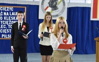 UROCZYSTY APEL Z OKAZJI ODZYSKANIA NIEPODLEGŁOŚCI 1