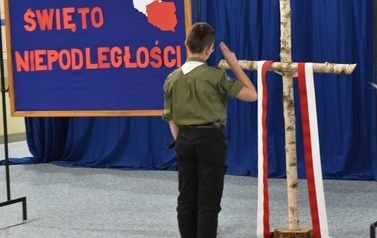 UROCZYSTY APEL Z OKAZJI ODZYSKANIA NIEPODLEGŁOŚCI 4