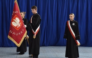 UROCZYSTY APEL Z OKAZJI ODZYSKANIA NIEPODLEGŁOŚCI 27