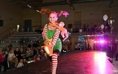 3. EPICKI BAJKOWY POKAZ MODY 21