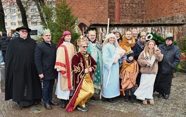 Orszak Trzech Kr&oacute;li w Choszcznie 10