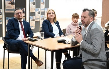 Debata powiatowa &bdquo;Kurs na rozw&oacute;j&rdquo; w Powiecie Choszczeńskim! 5