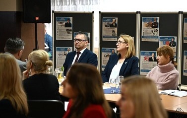 Debata powiatowa &bdquo;Kurs na rozw&oacute;j&rdquo; w Powiecie Choszczeńskim! 17