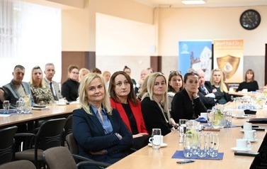 Debata powiatowa &bdquo;Kurs na rozw&oacute;j&rdquo; w Powiecie Choszczeńskim! 27