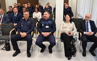 ODPRAWA ROCZNA KOMENDY POWIATOWEJ POLICJI W CHOSZCZNIE 10