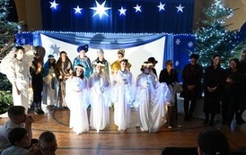Wigilijne spotkania i jasełka w plac&oacute;wkach powiatowych 21