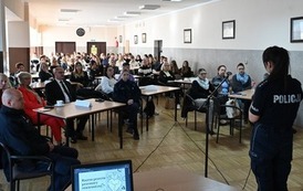 "Razem przeciw przemocy r&oacute;wieśniczej" 14