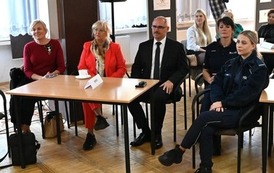 "Razem przeciw przemocy r&oacute;wieśniczej" 38