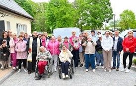 Nowy mikrobus dla Domu Pomocy Społecznej w Brzezinach 12