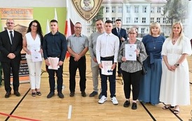 &bdquo;Edukacja to najpotężniejsza broń, jakiej możesz użyć, aby zmienić świat.&rdquo;  22