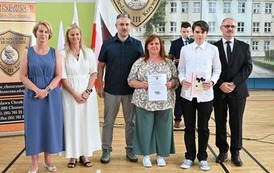 &bdquo;Edukacja to najpotężniejsza broń, jakiej możesz użyć, aby zmienić świat.&rdquo;  24