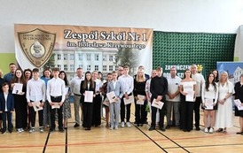 &bdquo;Edukacja to najpotężniejsza broń, jakiej możesz użyć, aby zmienić świat.&rdquo;  31