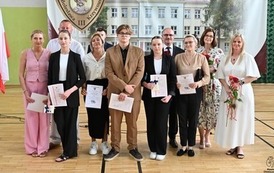 &bdquo;Edukacja to najpotężniejsza broń, jakiej możesz użyć, aby zmienić świat.&rdquo;  32