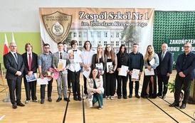 &bdquo;Edukacja to najpotężniejsza broń, jakiej możesz użyć, aby zmienić świat.&rdquo;  38