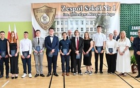 &bdquo;Edukacja to najpotężniejsza broń, jakiej możesz użyć, aby zmienić świat.&rdquo;  47