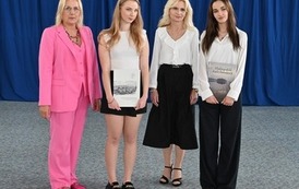 &bdquo;Edukacja to najpotężniejsza broń, jakiej możesz użyć, aby zmienić świat.&rdquo;  60