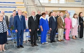 &bdquo;Edukacja to najpotężniejsza broń, jakiej możesz użyć, aby zmienić świat.&rdquo;  73