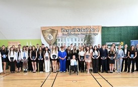 &bdquo;Edukacja to najpotężniejsza broń, jakiej możesz użyć, aby zmienić świat.&rdquo;  76