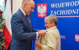 Pani Bogdana Maria Winnicka uhonorowana Medalem Stulecia Odzyskanej Niepodległości 4
