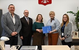Podpisanie um&oacute;w na realizację przewoz&oacute;w autobusowych 3