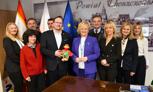 Zdjęcie do Podpisanie porozumienia dotyczącego wsp&oacute;łpracy między Powiatem Oder-Spree a Powiatem Choszczeńskim