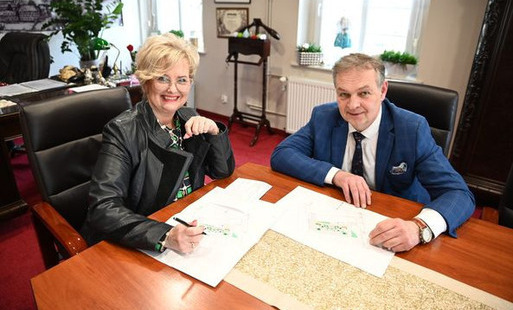 Zdjęcie do JUŻ WKR&Oacute;TCE NOWE, PIĘKNE OTOCZENIE PRZY DOMU POMOCY SPOŁECZCZNEJ W BRZEZINACH!