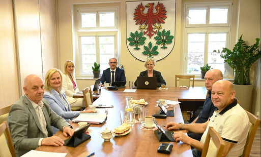 Zdjęcie do Pierwsze posiedzenie Zarządu Powiatu Choszczeńskiego VII kadencji.