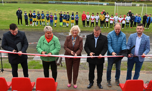 Zdjęcie do Nowe trybuny na stadionie w Reczu