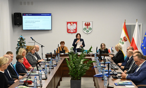 Zdjęcie do Podjęcie uchwały budżetowej na 2025 rok podczas sesji Rady Powiatu Choszczeńskiego!